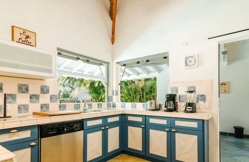 Las Terrenas Villa | VILLA individual/Private Pool – Jacuzzi/150M Beach and center/Wifi Gratis