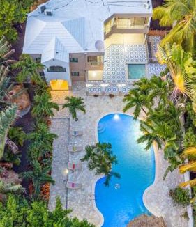 Bani House | Villa Infinito Bani's Exclusive Beachside Mansion
