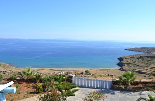 Tinos Town House | Villa Ioanna Green-grey- Vacation Houses for rent close to the beach