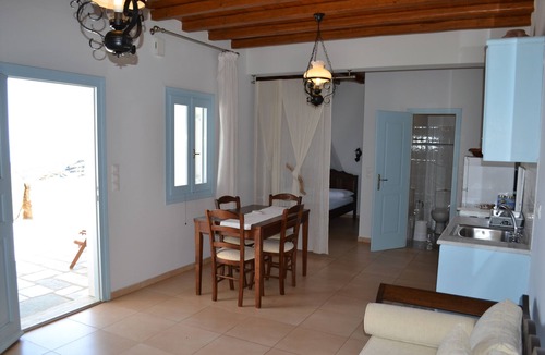 Tinos Town House | Villa Ioanna - Vacation Houses for rent close to the beach
