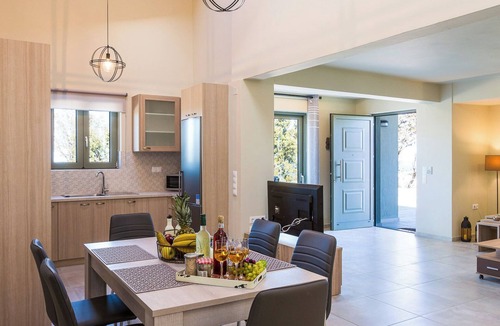 Prines Villa | Villa Iokasti with heated pool