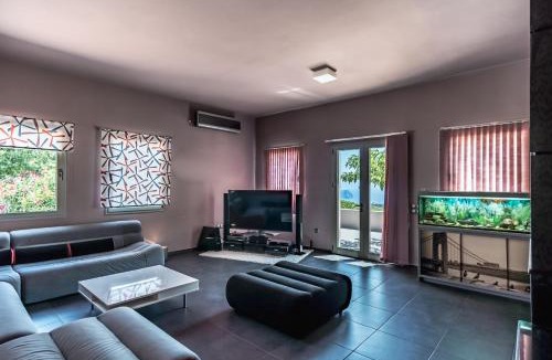 Kithira Villa | Villa Iris