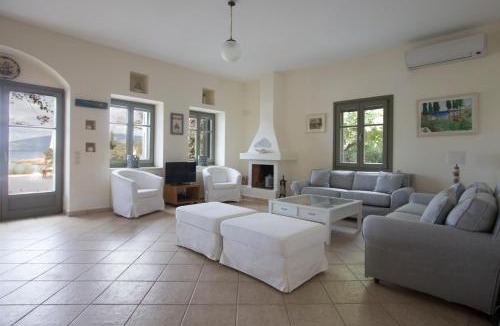 Kilada Villa | Villa Iris - Luxury traditional beachfront villa with swimming pool