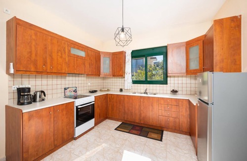 Kefalas Villa | Villa Iris - Three Bedroom Villa, Sleeps 6