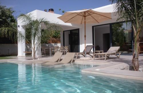 Loutraki Villa | Villa Kala Loutraki - Private Pool & Sauna I Beach