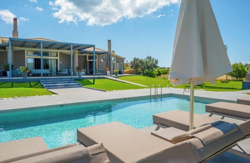 Kaligata Villa | Villa Katrin Walking Distance from the Beach