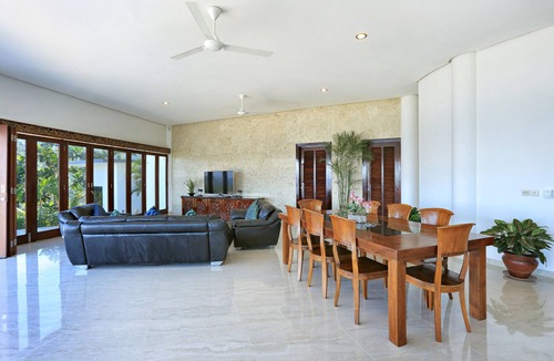 Senggigi Villa | Villa Kipas Retreat