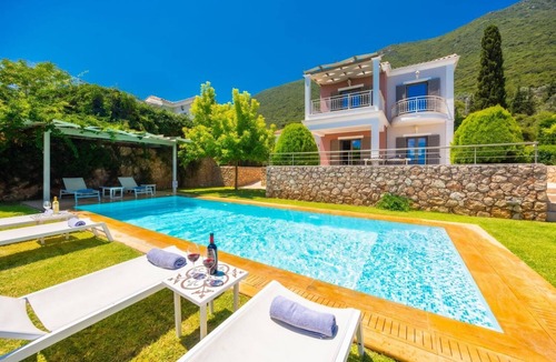 Spanokhorion Villa | Villa Kyklamino - Three Bedroom Villa, Sleeps 6