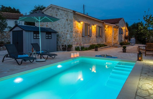 Vlachopoulatika House | Villa Labovitsa: A/C, sunny terraces, Wi-Fi, sleeps 4