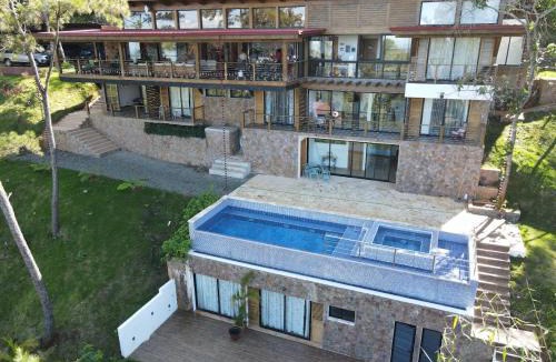 Jarabacoa Villa | Villa las Neblinas 6 habitaciones con hermosas vista y piscina climatizada