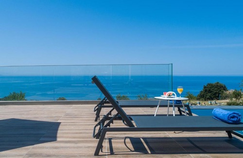 Plateies Villa | Villa Lefka with Private Infinity Pool & Panoramic Sea Views
