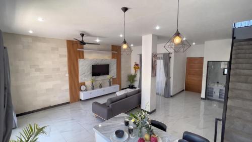 Pemogan Villa | Villa Lisa - 3BR with pool Near Bali Mall Galleria