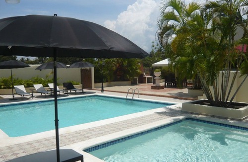 Bocacanasta Villa | Villa Los Almendros - 2 private pools & tennis & pickle ball