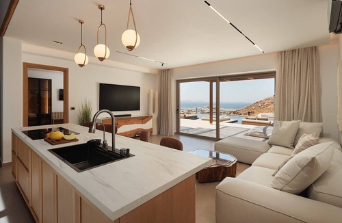 Naxos Town Villa | Villa Lyralei, Divine Sea & City Views, Private Pool, Furnished Terrace, Naxos