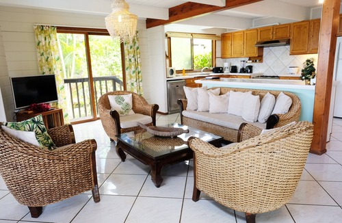 Otumai Villa | Villa Maharepa Beach by ENJOY VILLAS/3 bdrm with AC/2 bath/private pool + beach