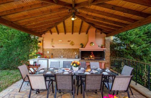 Almiros Beach Villa | Villa Mare e Monte by Villa Plus