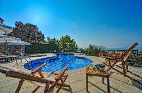 Almiros Beach Villa | Villa Mare e Monte by Villa Plus