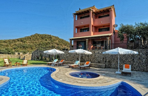 Almiros Beach Villa | Villa Mare e Monti with jacuzzi, private heated pool, sea and mountain view