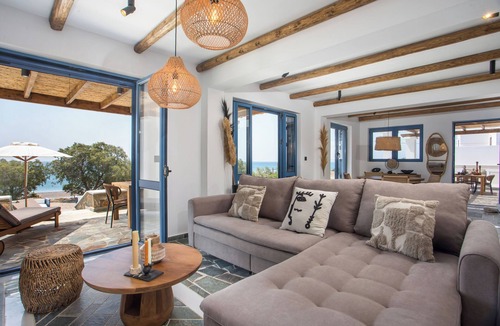 Lahania Villa | Villa Mare Mio – Beachfront, newly rennovated, 3 bedroom