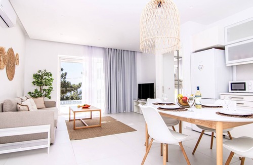 Makry Gialos House | Villa Maria mit privatem Pool und Meerblick by Interhome