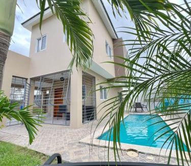 Munoz House | Villa MariposaModern&Lux Swimming Pool