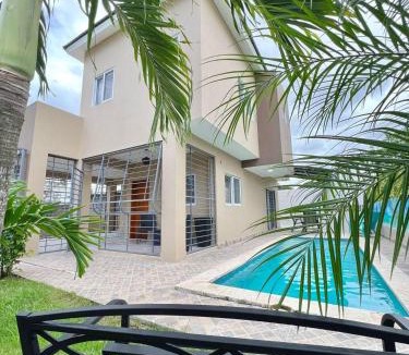 Munoz House | Villa MariposaModern&Lux Swimming Pool