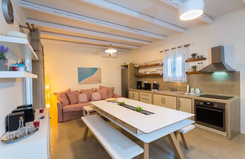 Logaras House | Villa Maritina: 4 villas, 19pax, 4pools, sea views, Punda Beach Paros