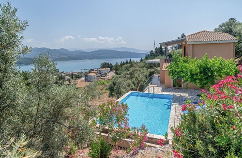 Lygia Villa | Villa 'Melikokia' with Sea View, Wi-Fi and Air Conditioning