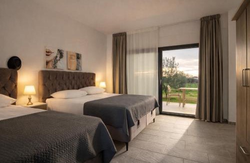 Toroni Apartment | Villa Miranda Roshi