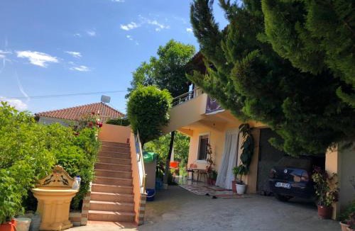 Mbrostar-Urë House | Villa Mukaj