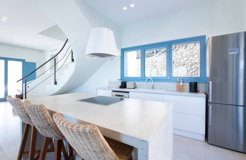 Kanalia Villa | Villa 'Myko Seafront' with Sea View, Wi-Fi and Air Conditioning