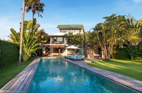 Batu Bolong Villa | Villa Nedine