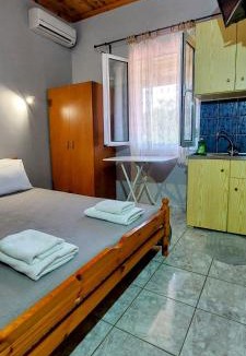 Loutsa Apartment | Villa Nefeli