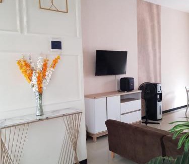 Oro Oro Ombo Villa | Villa Neona Nora