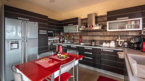 Neraida House | Villa Neraida - Panoramic Lake View Retreat