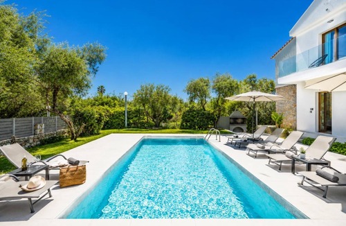 Tavronitis Villa | Villa Nineta - Three Bedroom Villa, Sleeps 6