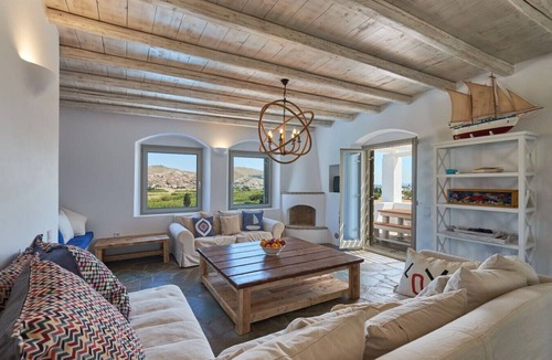Naousa Villa | Villa Okyalos - Purely Greek