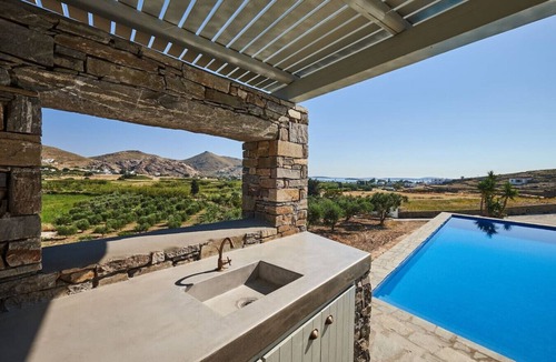 Naousa Villa | Villa Okyalos - Purely Greek