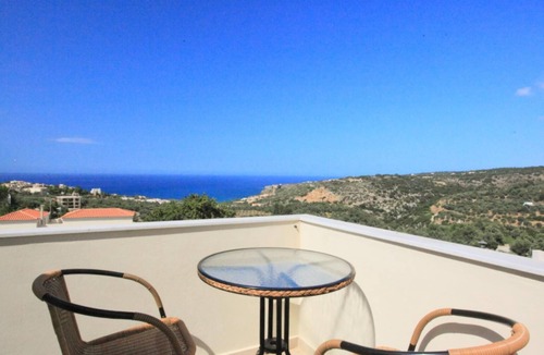 Gerani Villa | Villa Olive - Four Bedroom Villa, Sleeps 7
