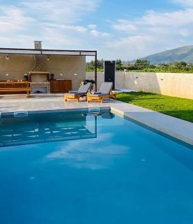 Agia Marina Villa | Villa Optimal