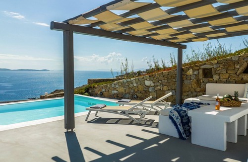 Houlakia House | Villa Orbit is a Traditional and Elegant Villa in Houlakia with a Private pool