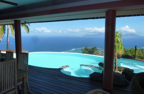 Punaauia Villa | Villa Paradise Tahiti, an extraordinary view with a pool and jacuzzi & free car