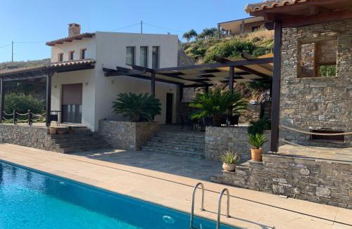 Kymi-Aliveri Villa | Villa Pebbles