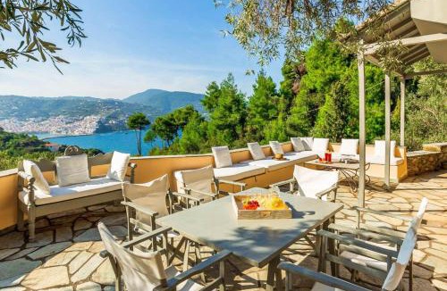 Skopelos Town Villa | Villa Pelago