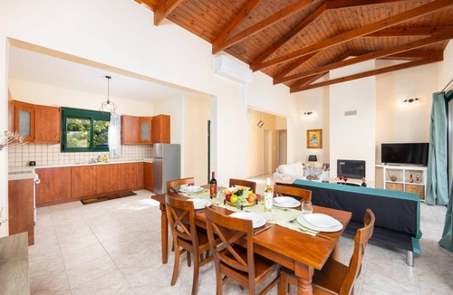 Kefalas Villa | Villa Phoebe - Three Bedroom Villa, Sleeps 6