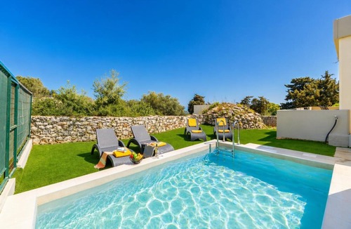 Kefalas Villa | Villa Phoebe - Three Bedroom Villa, Sleeps 6