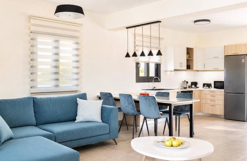 Kounopetra Villa | Villa Pinelopi Tria - Two Bedroom Villa, Sleeps 5