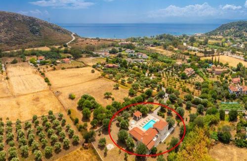 Kateleios Villa | Villa Pomegranate Tree