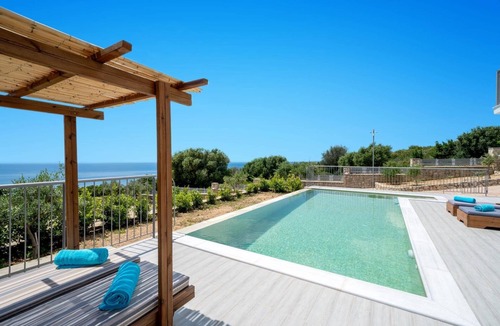 Plateies Villa | Villa Prasino by Villa Plus