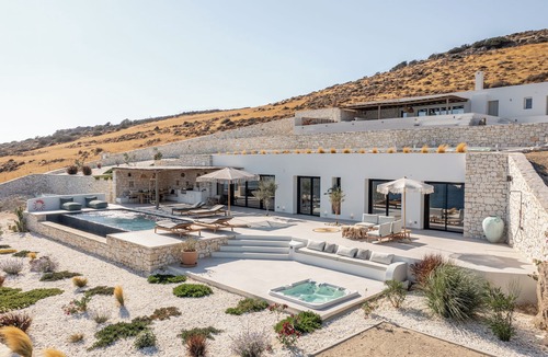 Agiassos Villa | Villa Prestige à Naxos - Cyclade - Luxury, Private Pool, Sea View and Beach Walk